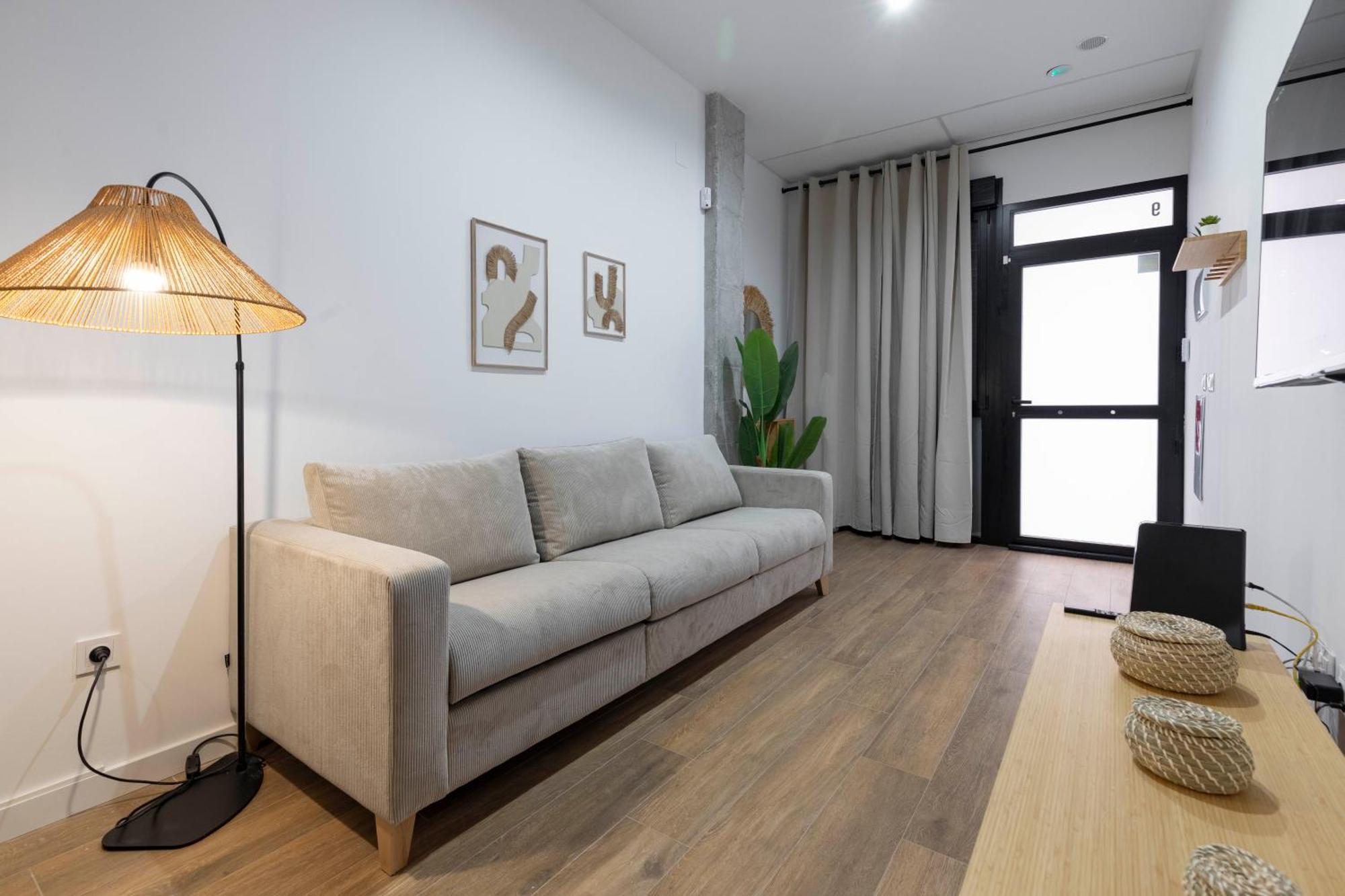 Travel Habitat Mediterranean Suites Valenza Esterno foto