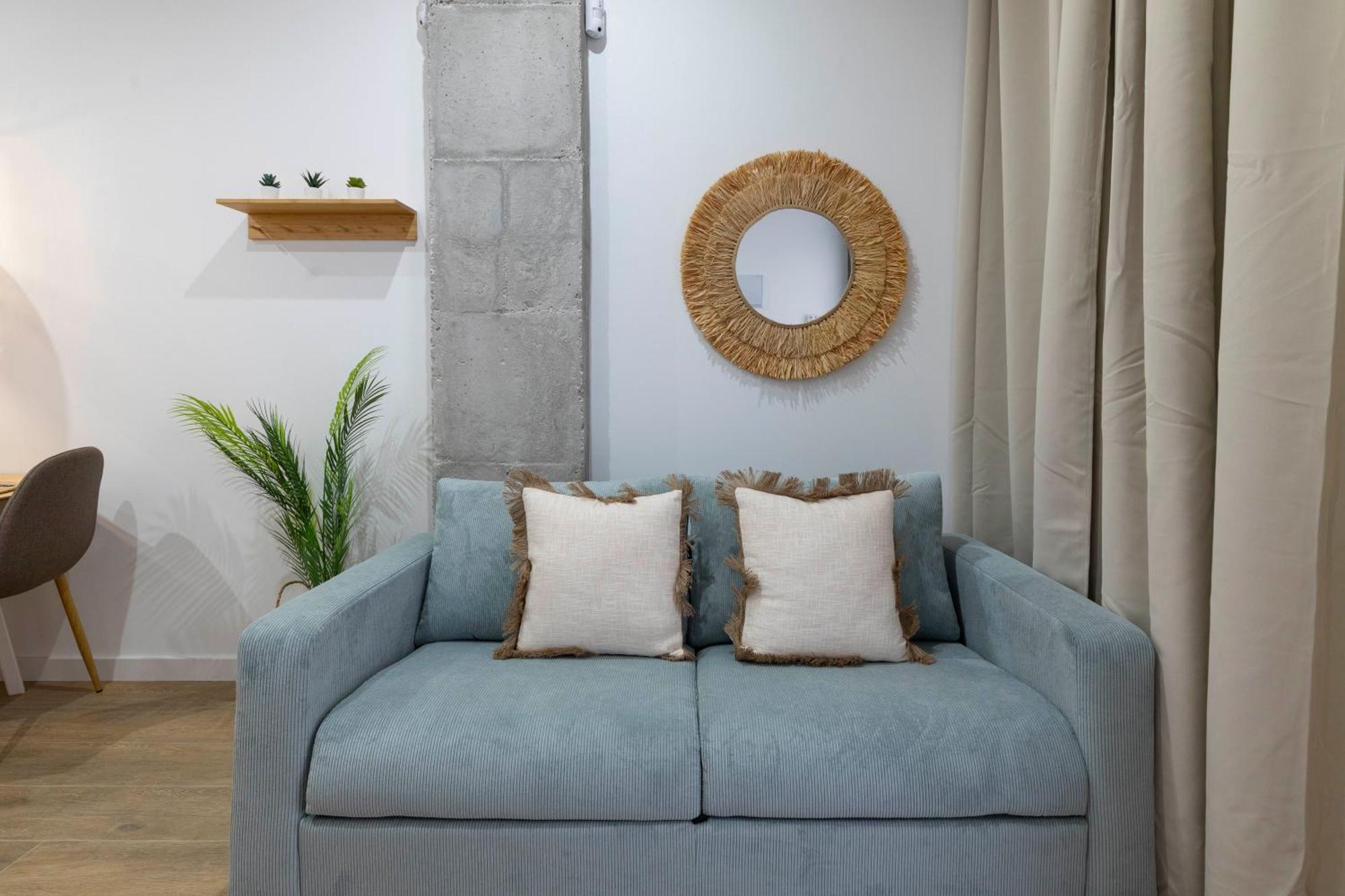 Travel Habitat Mediterranean Suites Valenza Esterno foto