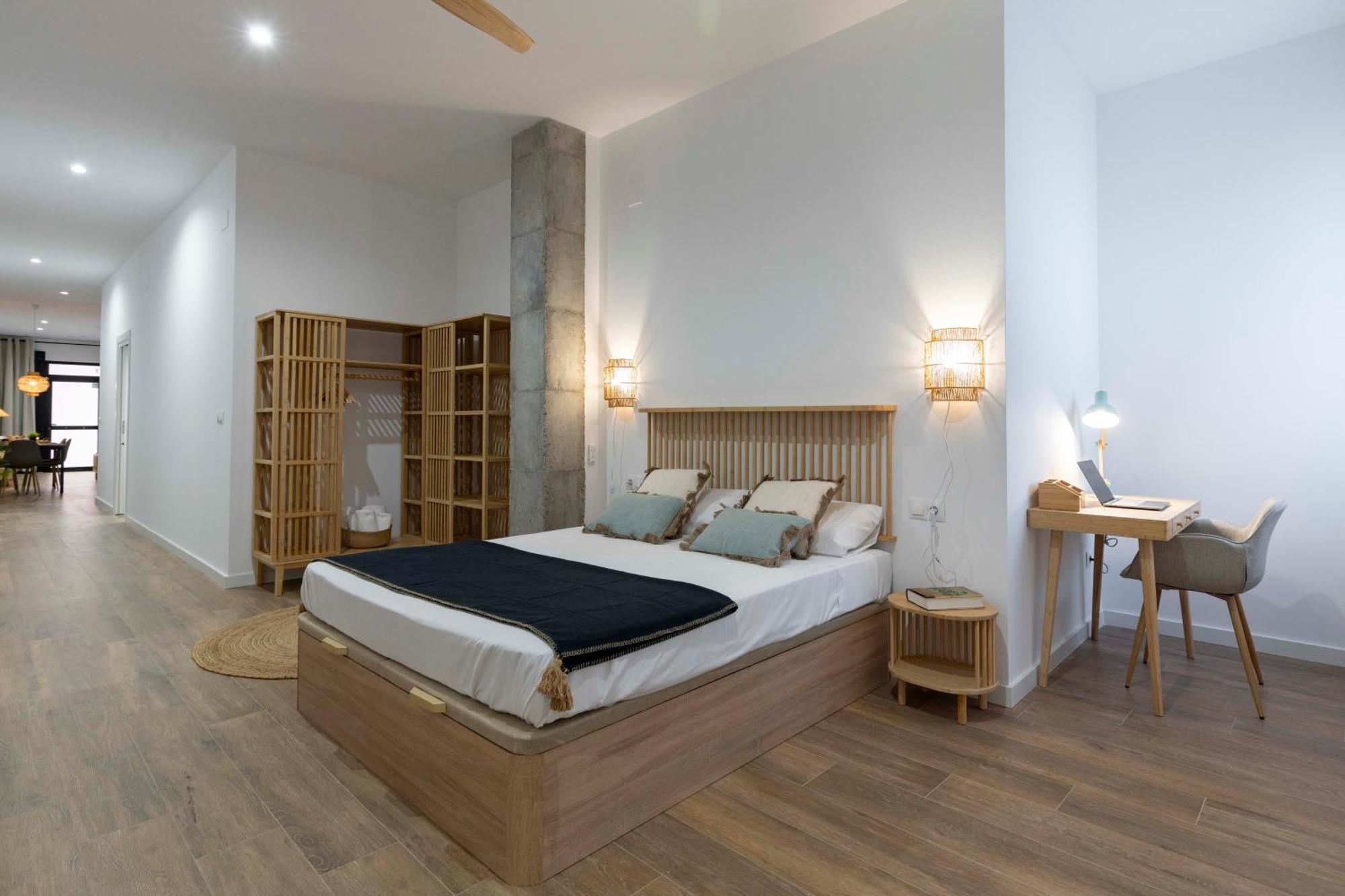 Travel Habitat Mediterranean Suites Valenza Esterno foto