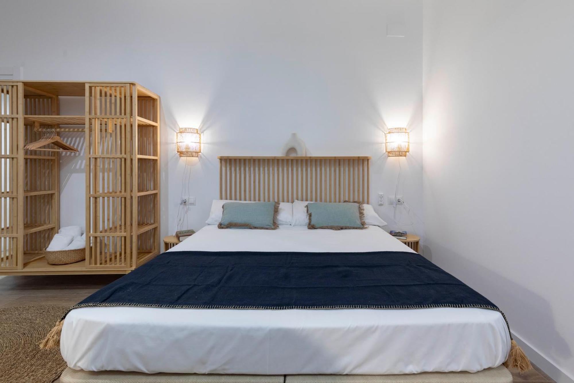 Travel Habitat Mediterranean Suites Valenza Esterno foto