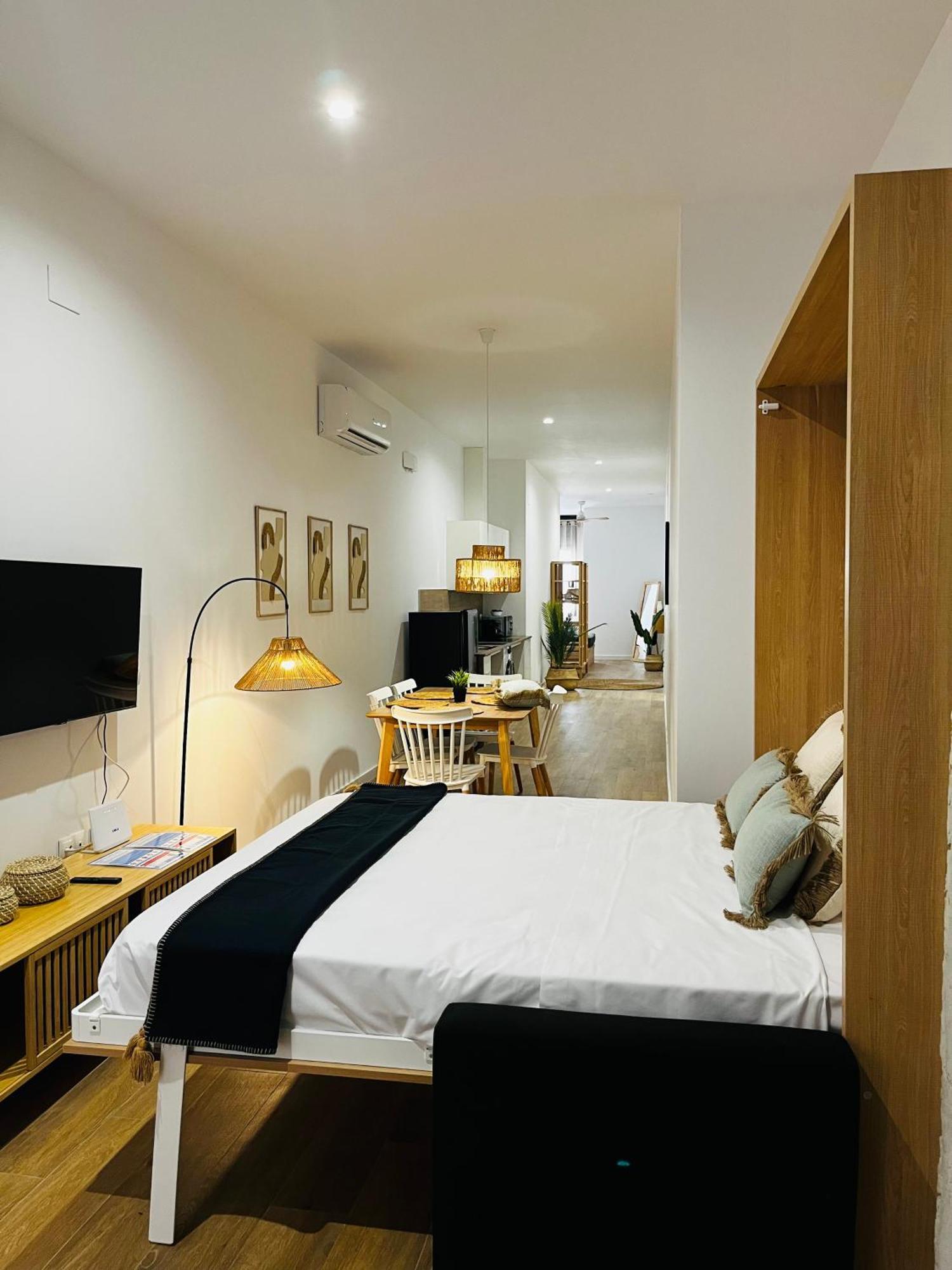 Travel Habitat Mediterranean Suites Valenza Esterno foto