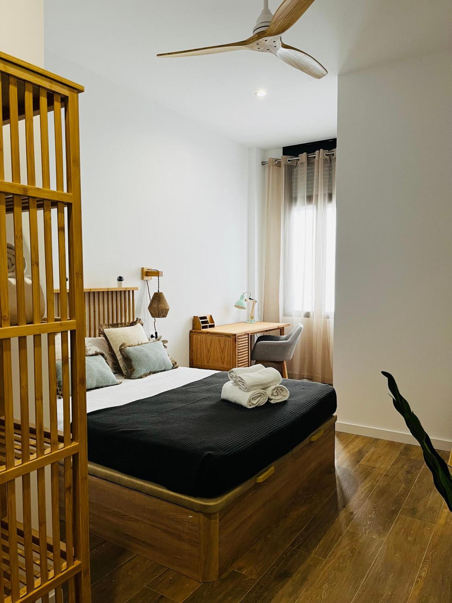 Travel Habitat Mediterranean Suites Valenza Esterno foto