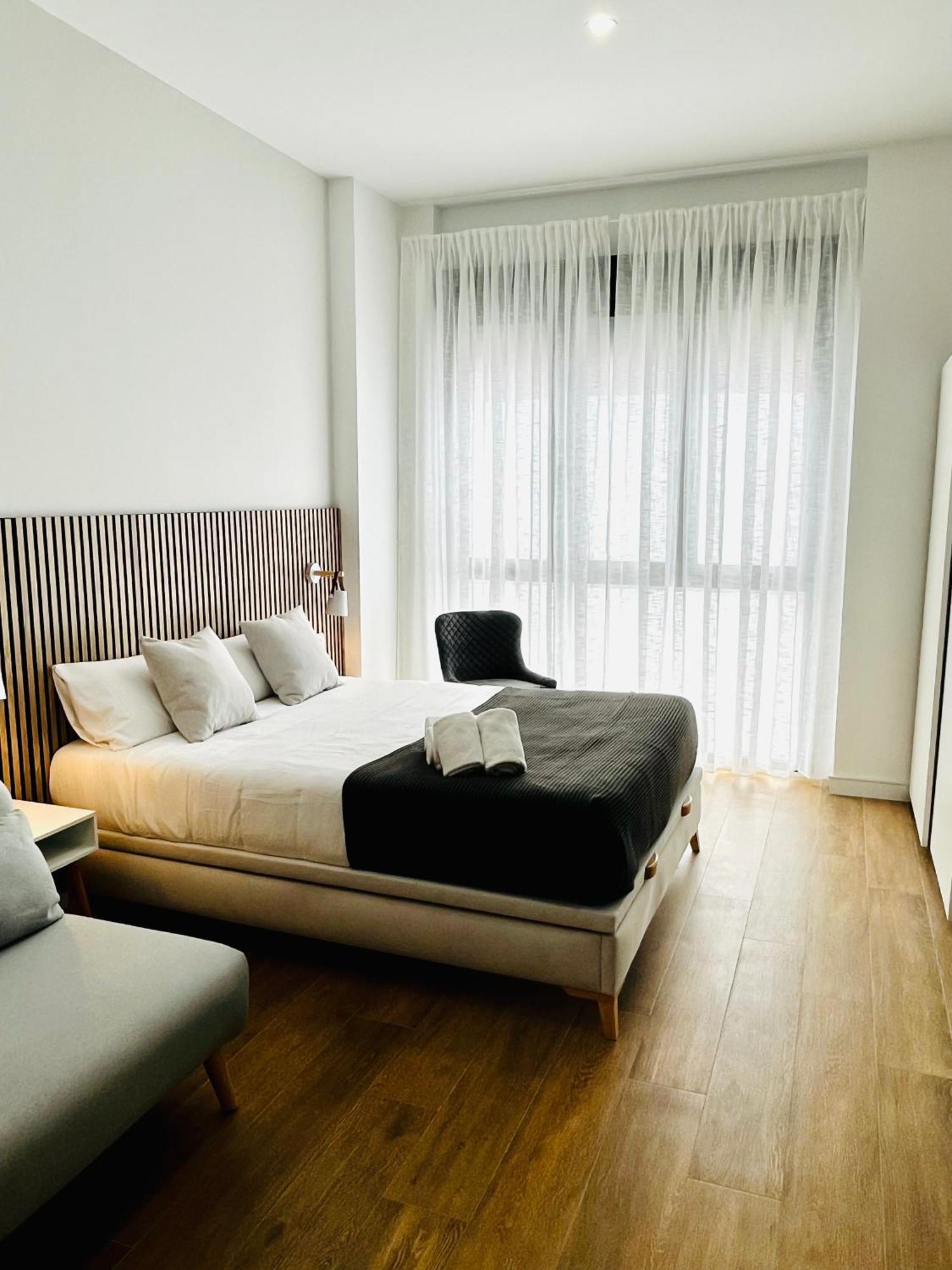 Travel Habitat Mediterranean Suites Valenza Camera foto