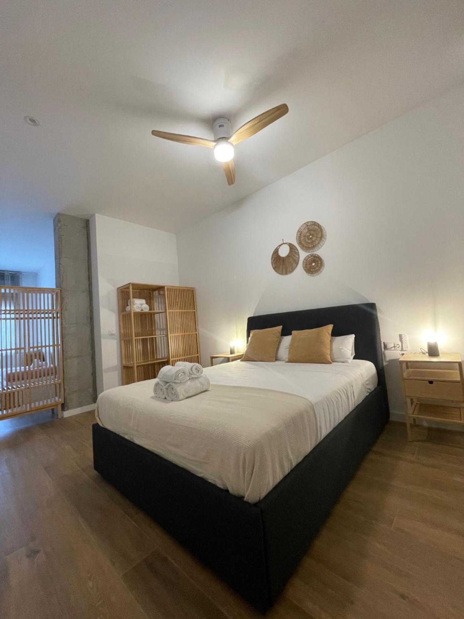 Travel Habitat Mediterranean Suites Valenza Esterno foto